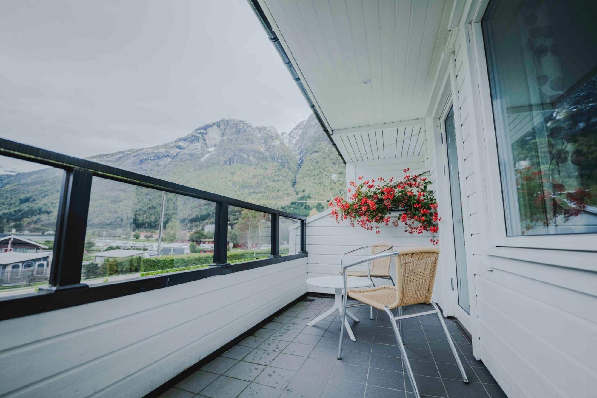 Loen Apartments Exterior photo